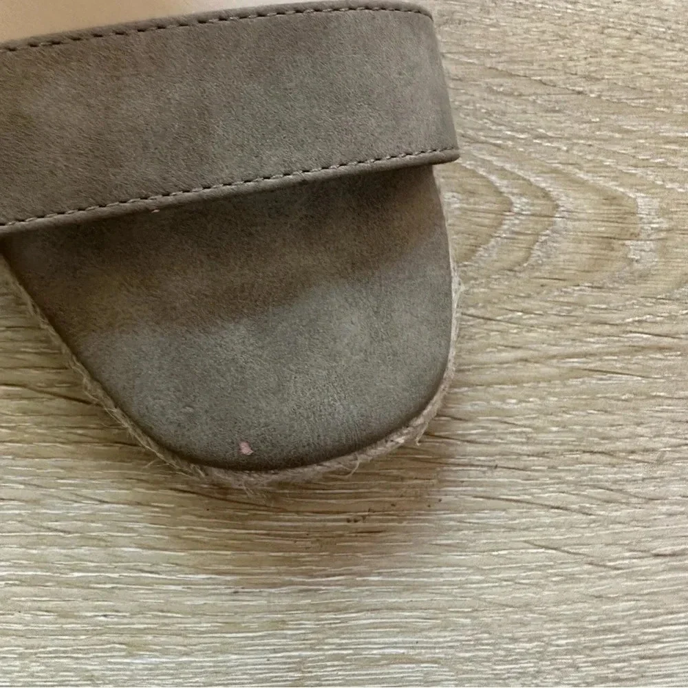 C Comfort Women's Neutral Tan/ Tauge Slip-On with Ankle Strap Wedges Size 8M GUC